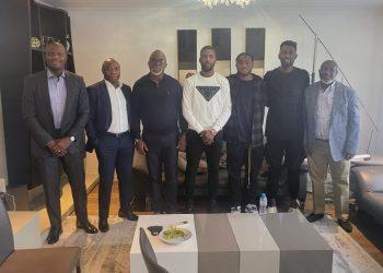 ‘We don’t want to hurt Nigerians’-Pinnick provides an update on Rohr’s future