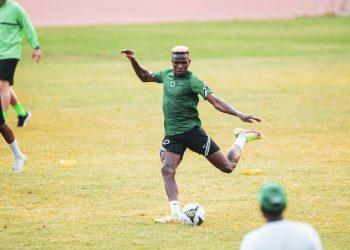 Super Eagles Beams With Smile After Arriving Abuja