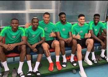 Former Super Eagles coach sends message to Nigerian trio after Europa League disappointment