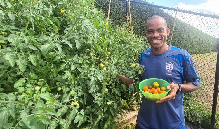 Sunday Oliseh unveils “Amazon-like” tomatoes farm