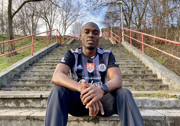 Official: “Unpleasant and predatory” Nigerian striker Adediran joins SK Dynamo České Budějovice