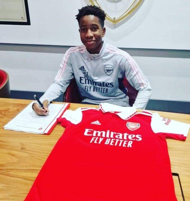 Young Nigerian striker signs for Arsenal