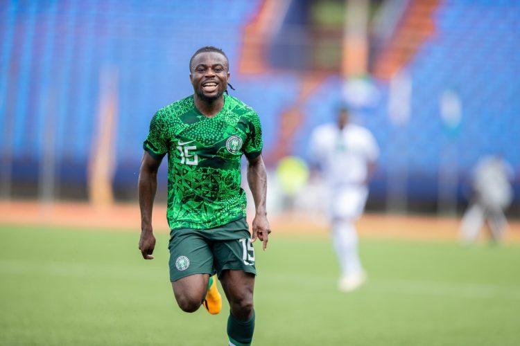 Moses Simon spends end of the season holiday with football fans