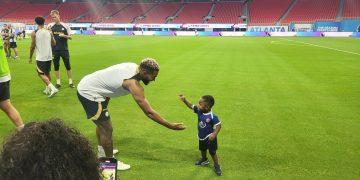 Two-year-old Tobenna Uchendu with Messi-like control meets Enzo Fernández, Reece James, and others