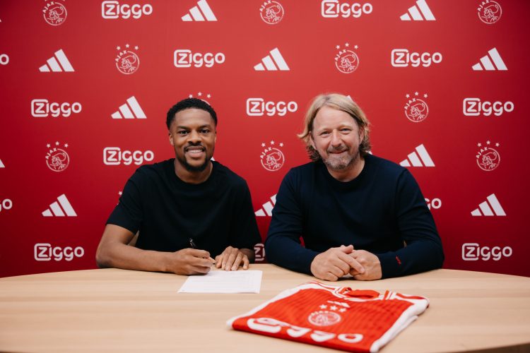 Confirmed: Akpom tows Oliseh, Kanu’s path, completes transfer to Eredivisie giants Ajax