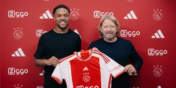 ‘His strength was not used there’ – Former Oranje captain reflects on Bassey’s unsuccessful stint at Ajax