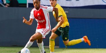 Ajax coach reveals why Akpom has struggled to pin a starting shirt