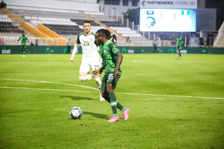 Moses Simon joins Peseiro to show support for under-fire Francis Uzoho