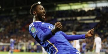 EXTRA: Iwobi’s Everton teammate, Amadou Onana showing singing skills