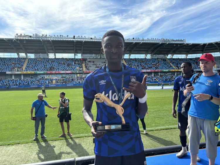 Swedish and Norwegian clubs battle for Babatunde Akomolede, the throw-in star compared to Rory Delap