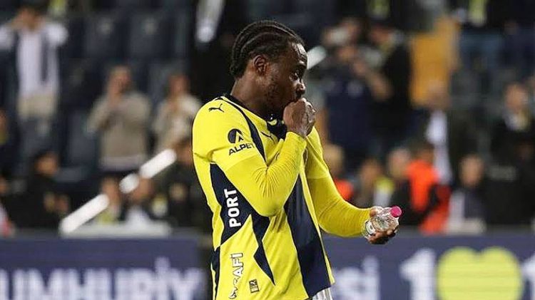 “Honoured and proud”- Everything Osayi-Samuel said after making 100th appearance for Jose Mourinho’s Fenerbahce