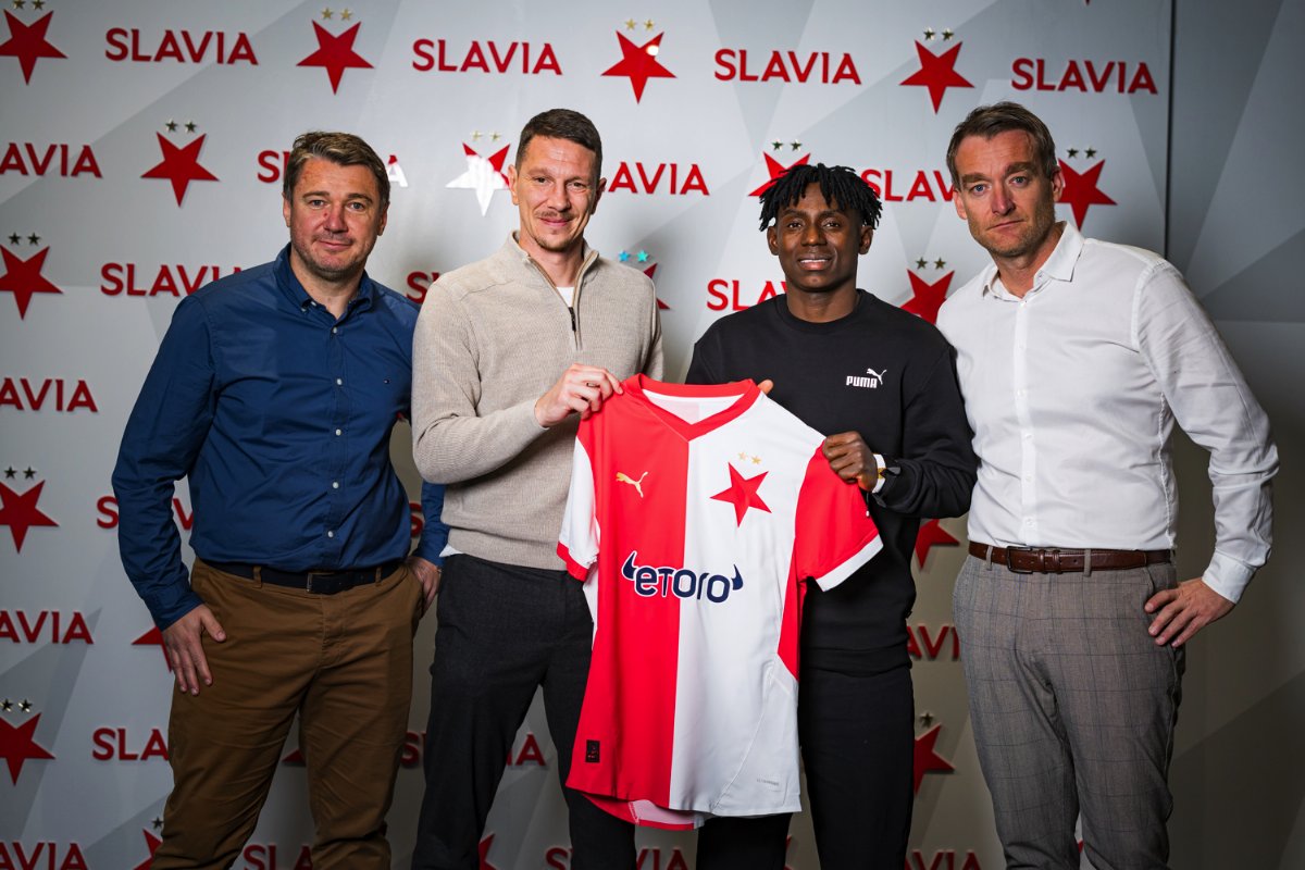 Slavia Prague sign David Moses. Photo Credit - Slavia 