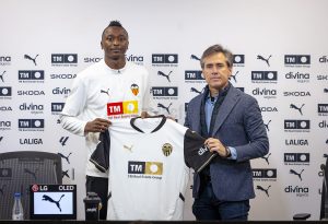 Sadiq Umar poised for permanent Valencia return after lack of playing time at Sociedad