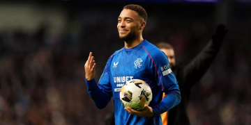 “He’s not happy” – Rangers head coach gives transfer verdict on Cyriel Dessers