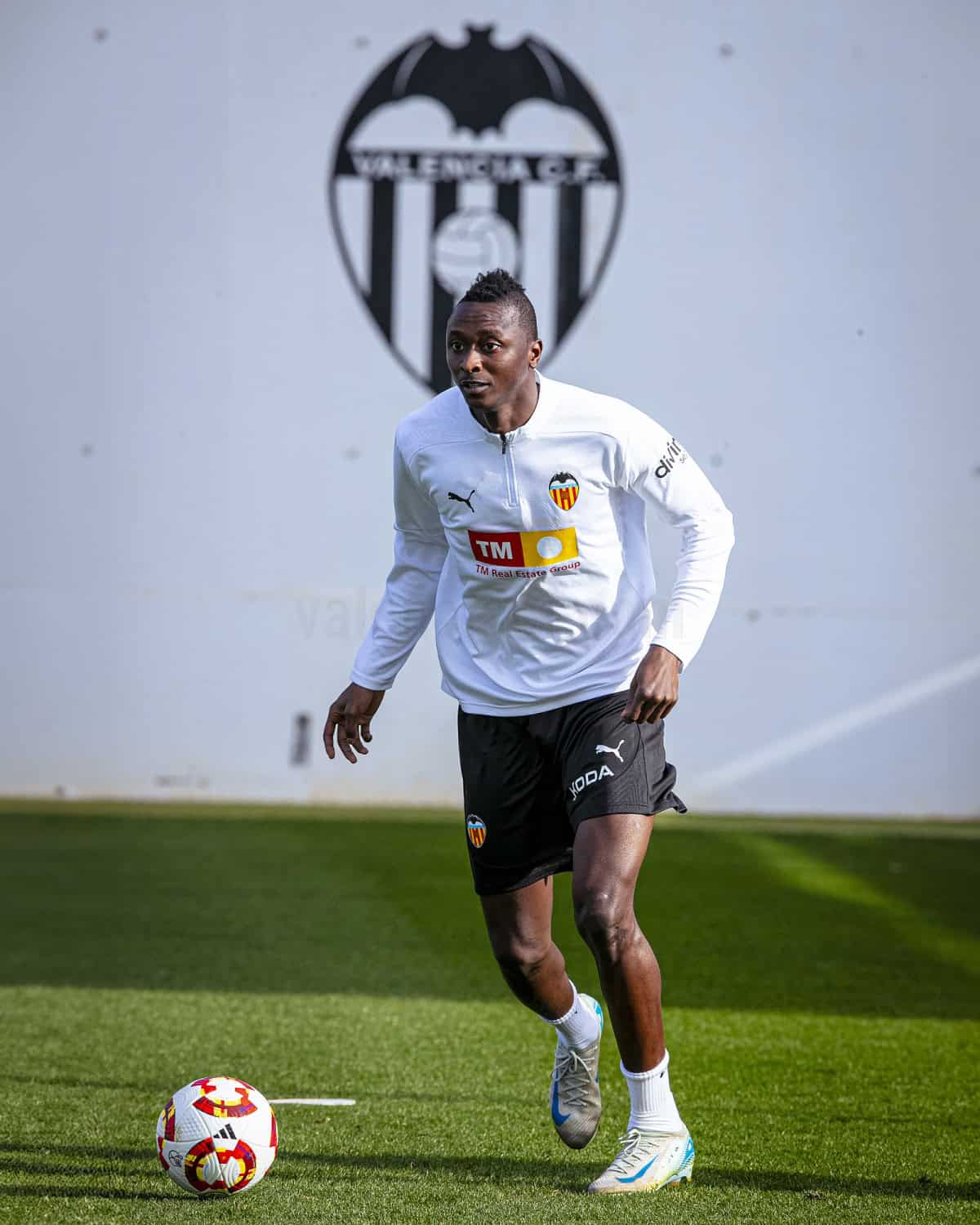 New Valencia forward Umar Sadiq