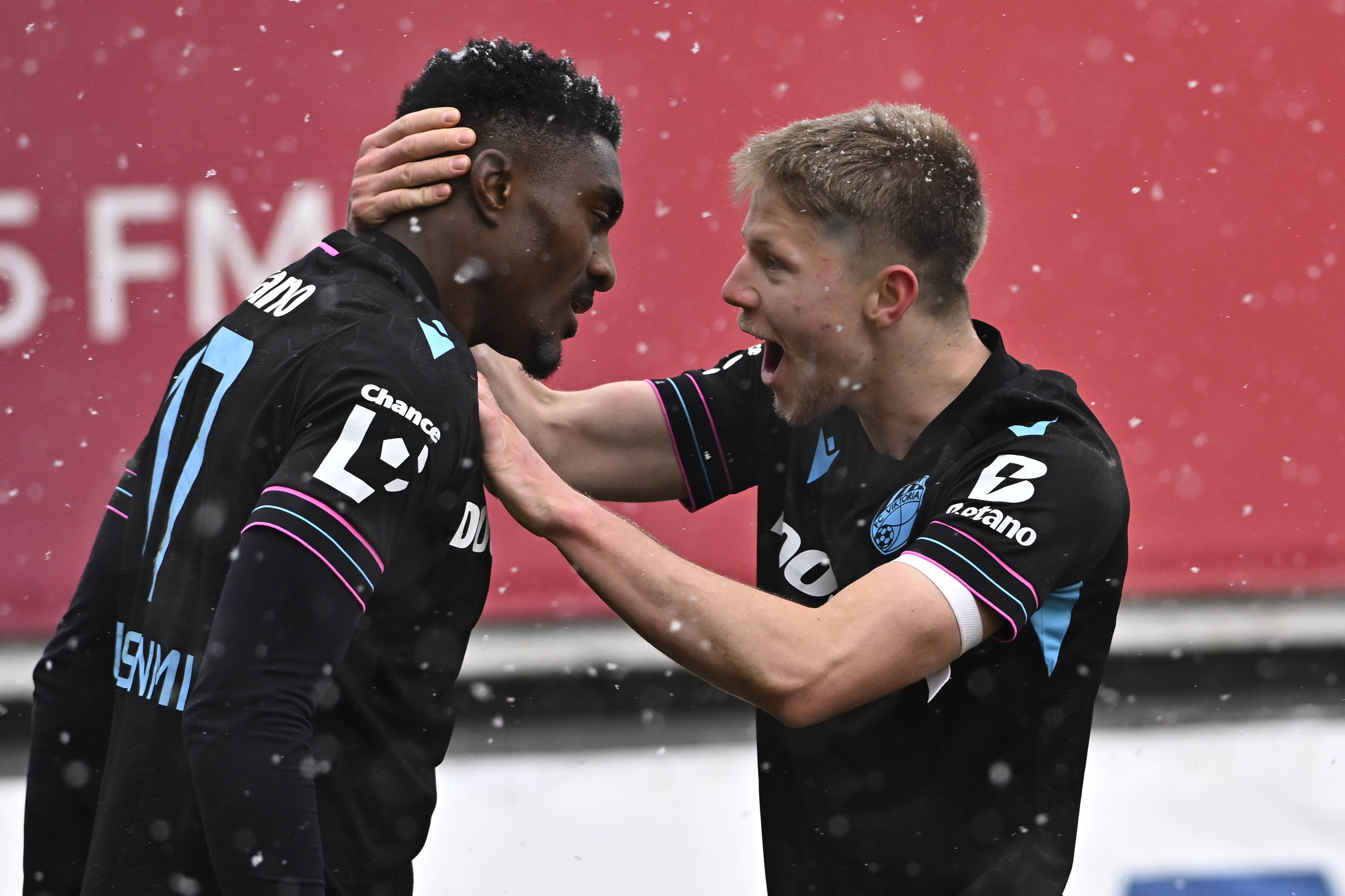 WATCH: Kanu strikes but Durosinmi’s heroics lift Viktoria Plzen; Chinedu, Otusanya shine; Osimhen fires blank