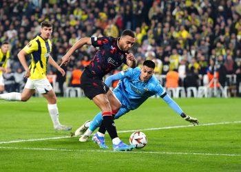 “Maybe he’s fitter”- Ex-Rangers star gives possible reason for Dessers’ recent goalscoring form