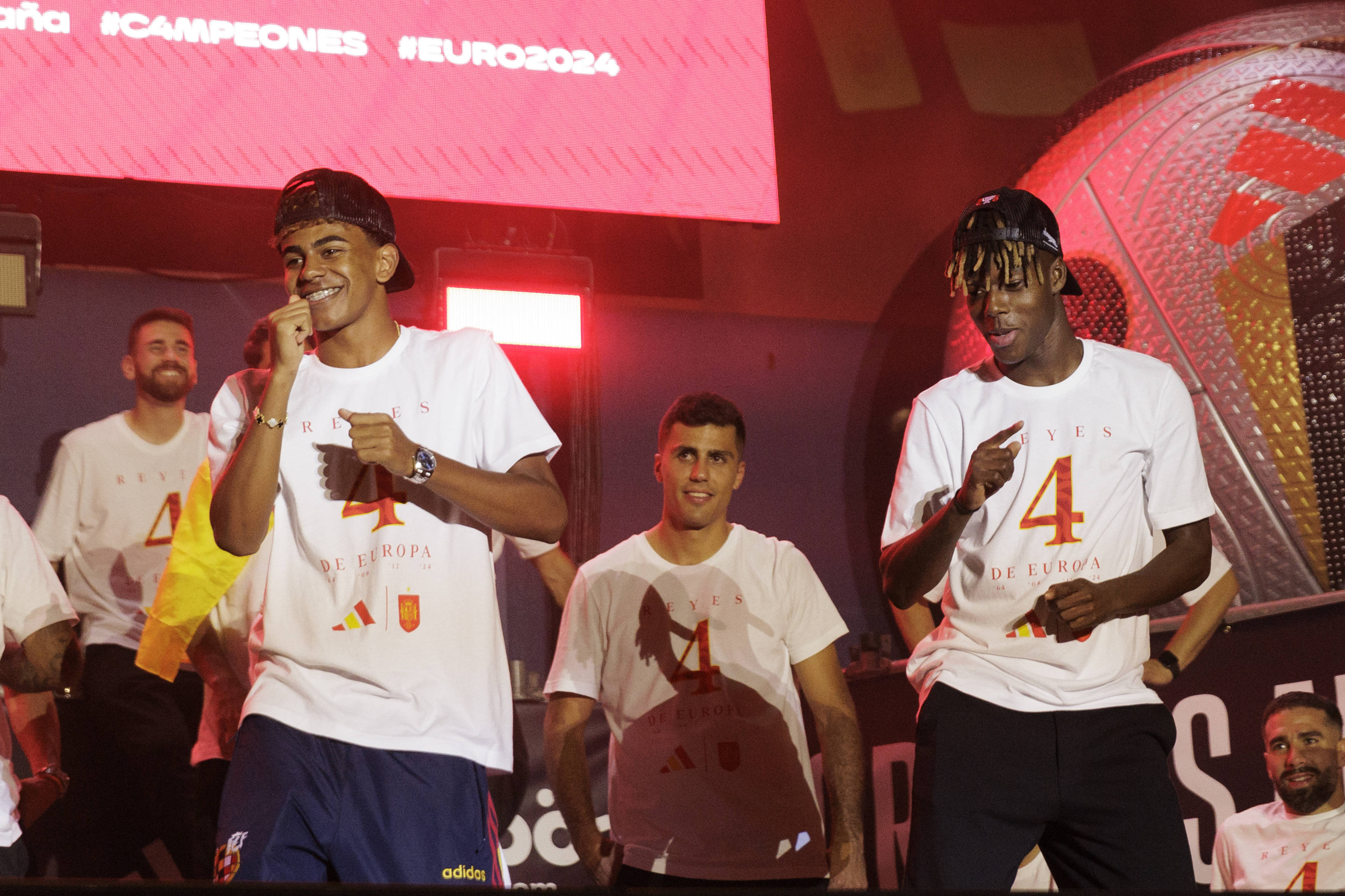 Watch: Lamine Yamal and Nico Williams vibe to Skales’ shakebody on duty with Spain