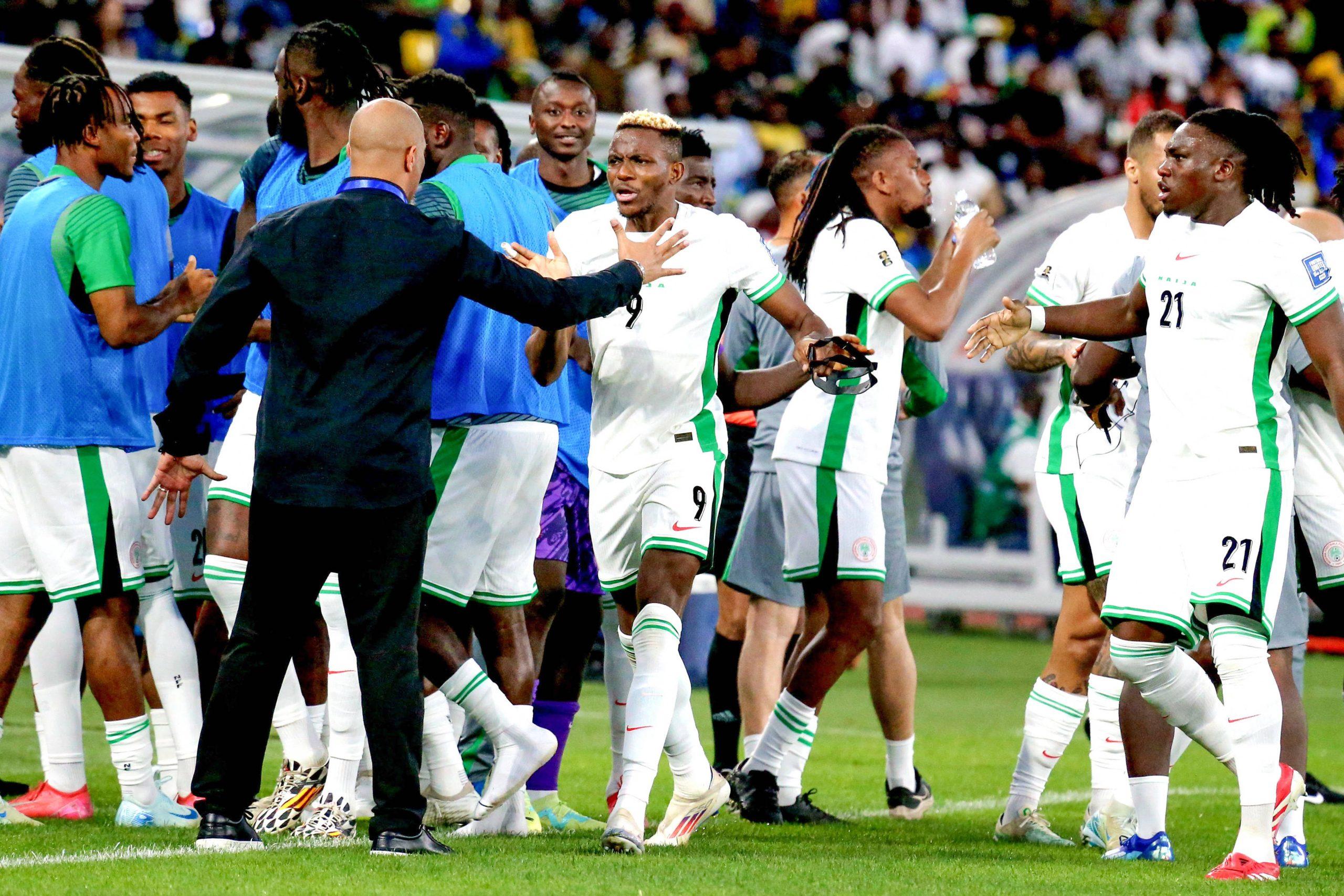 Nigeria vs Rwanda: Osimhen celebrates with Coach Eric Chelle. Photo by IMAGO