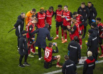 Report: Nigeria-eligible youngster set to join Man United, Van Nistlerooy plays key role