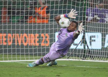 “Makes high school mistakes”- Ex-South Africa international warns Kaizer Chiefs against signing Stanley Nwabali