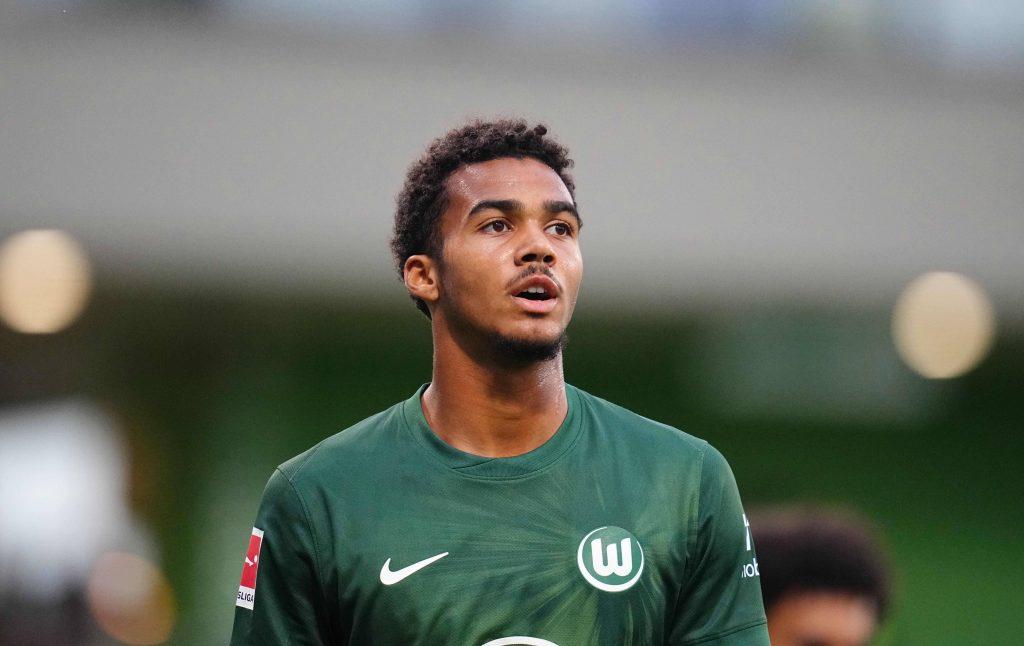 David Odogu looks on during the preseason friendly between VfL Wolfsburg and RCD Espanyol de Barcelona at AOK Arena on July 30, 2025 in Wolfsburg