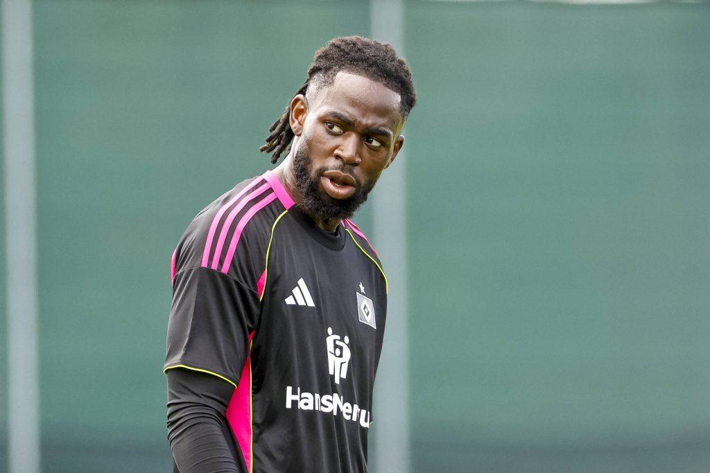 Jordan Torunarigha in trainging with Hamburger SV