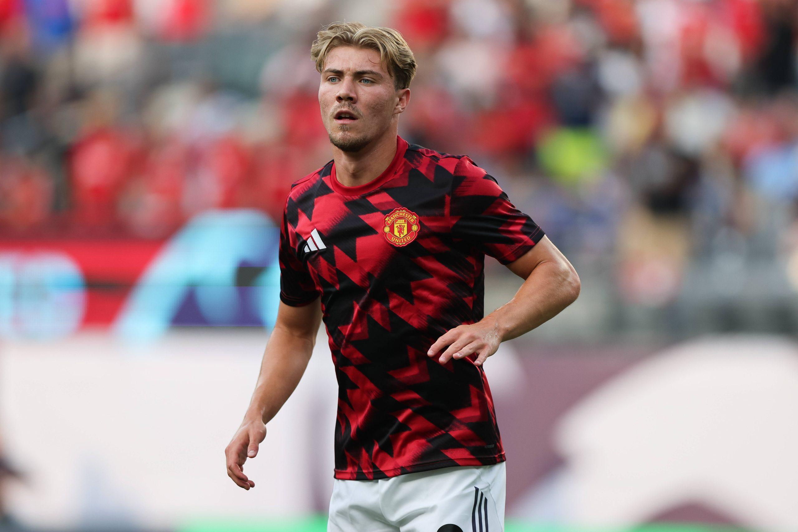 Manchester United forward Rasmus Hojlund 9 warms up before a match between Manchester United and West Ham United on July 26, 2025 at MetLife Stadium