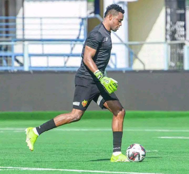 Super Eagles goalkeeper Ojo Olorunleke 