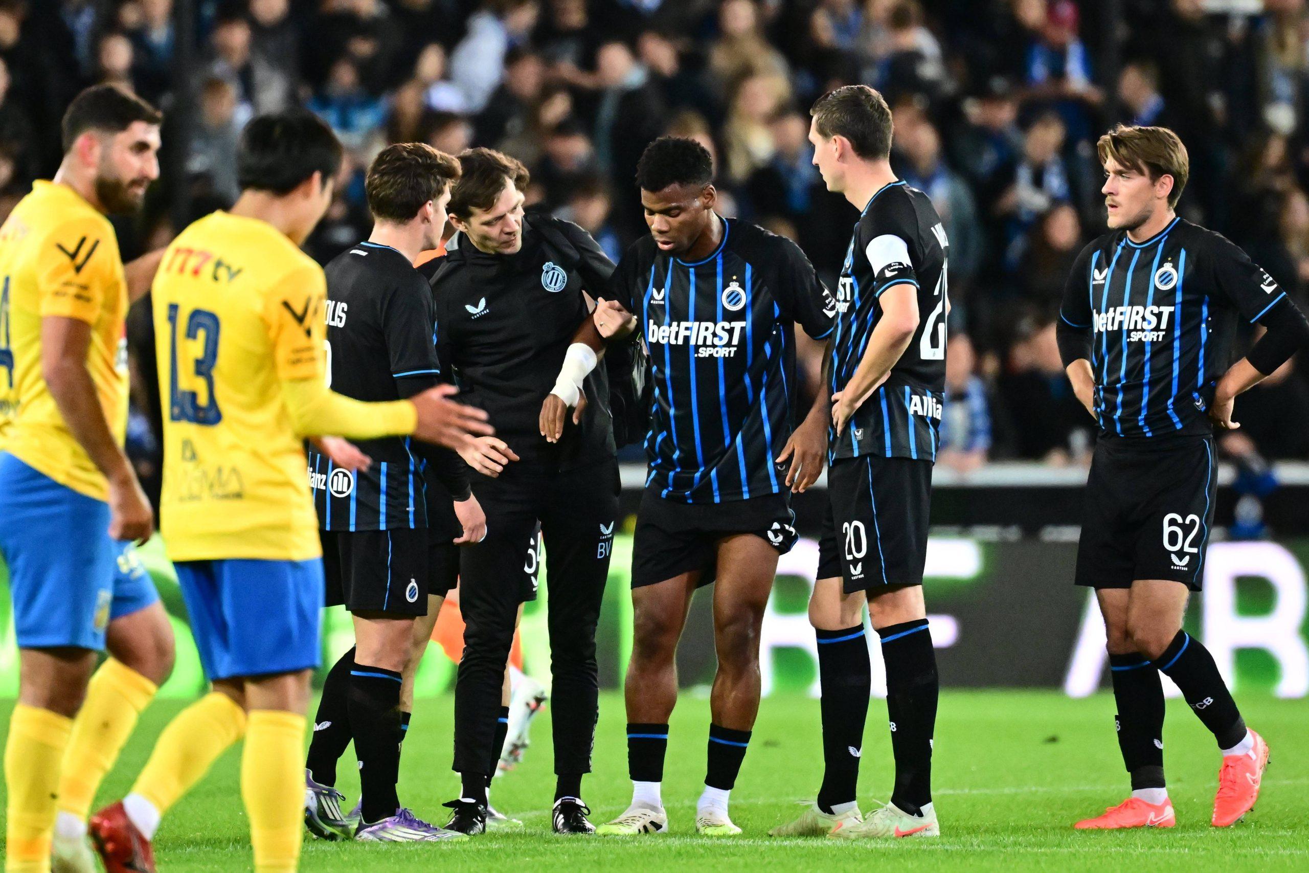 Injury of Onyedika Nwadike Raphael midfielder of Club Brugge during the Jupiler Pro League match between Club Brugge and KVC Westerlo