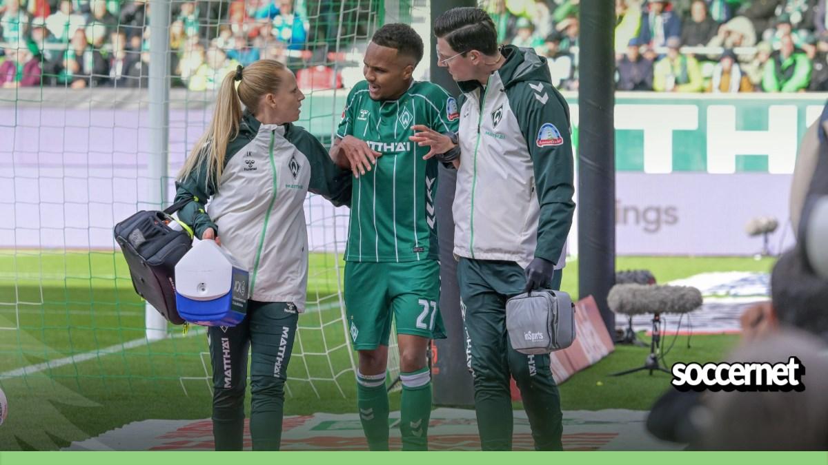 Felix Agu limps off with injury in Werder Bremen vs FC St Pauli clash