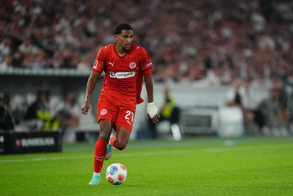 Andreas Hountondji controls the ball during the Bundesliga match between VfB Stuttgart and FC St Pauli at MHP Arena on September 19, 2025 in Stuttgart, Germany