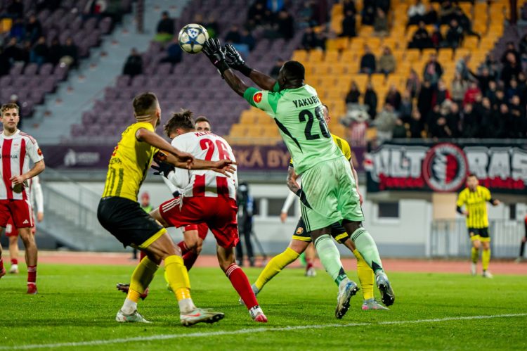 Nigeria goalkeeper Mathew Yakubu