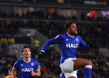 Ex-England midfielder urges Akpom to replace Liam Delap at Ipswich