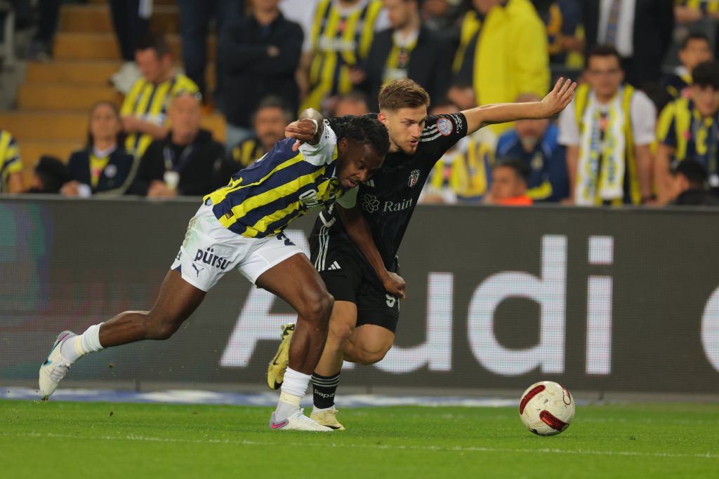 Bright Osayi-Samuel and Semih Kilicsoy during the Turkish Super League football match between Fenerbahce and Besiktas