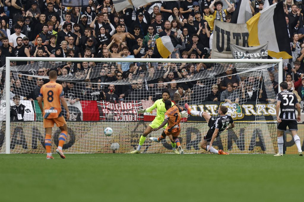KAMALDEEN SULEMANA in action against NICOLO BERTOLA and Maduka Okoye during the 2026 Italian Serie A ENILIVE 2025/26 football match between Udinese and Atalanta