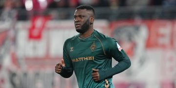 Bayer Leverkusen head coach hypes up Nathan Tella ahead of Dortmund clash