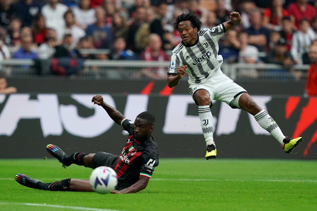 Juan Cuadrado and Fikayo Tomori engaged in the duel 