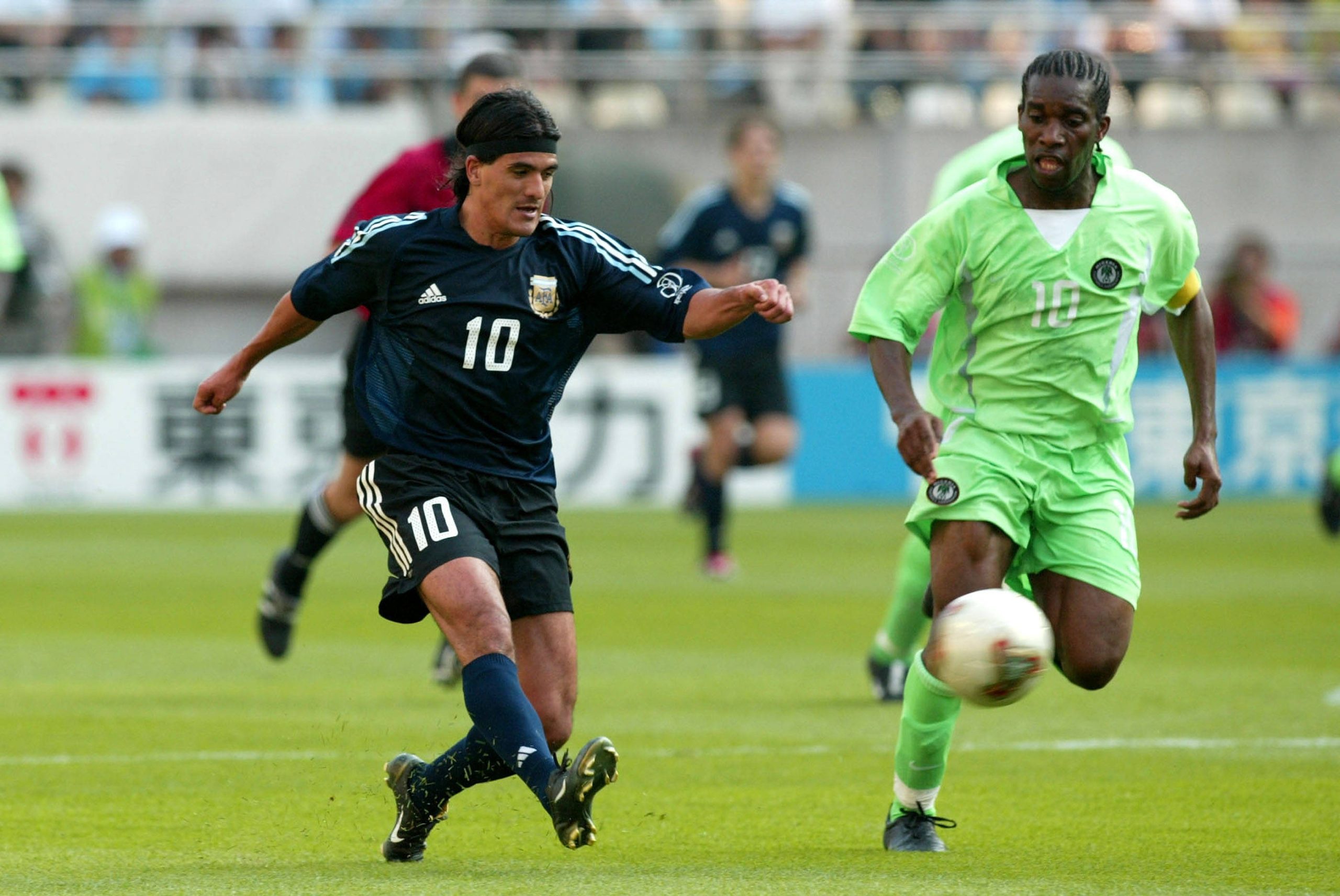 Ariel Ortega in duel with Austin Jay Jay Okocha in Argentina - Nigeria 1-0 World Cup 2002 clash