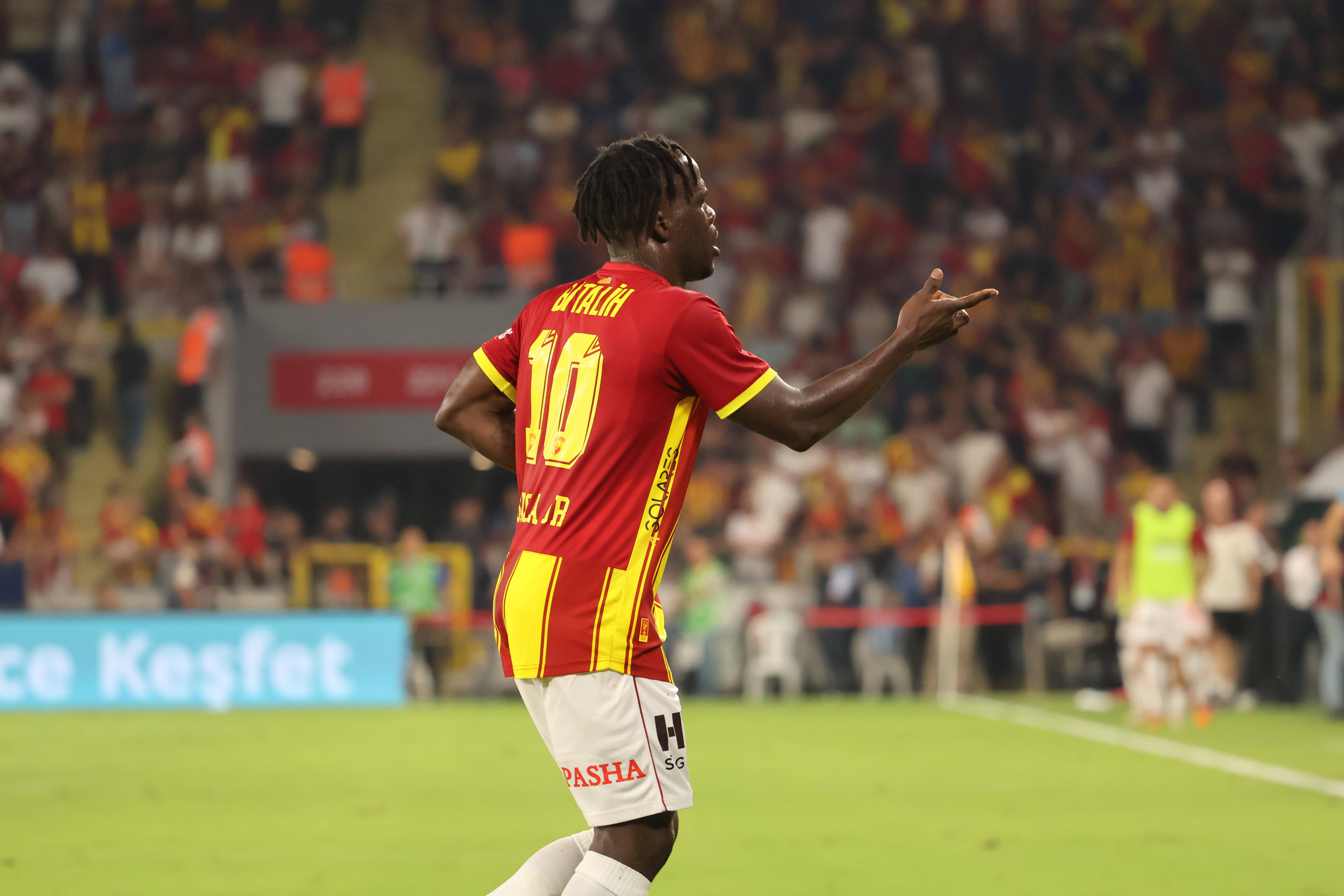 “I wanted to play for Nigeria” – Göztepe forward eyes Super Eagles revenge after World Cup scuffle