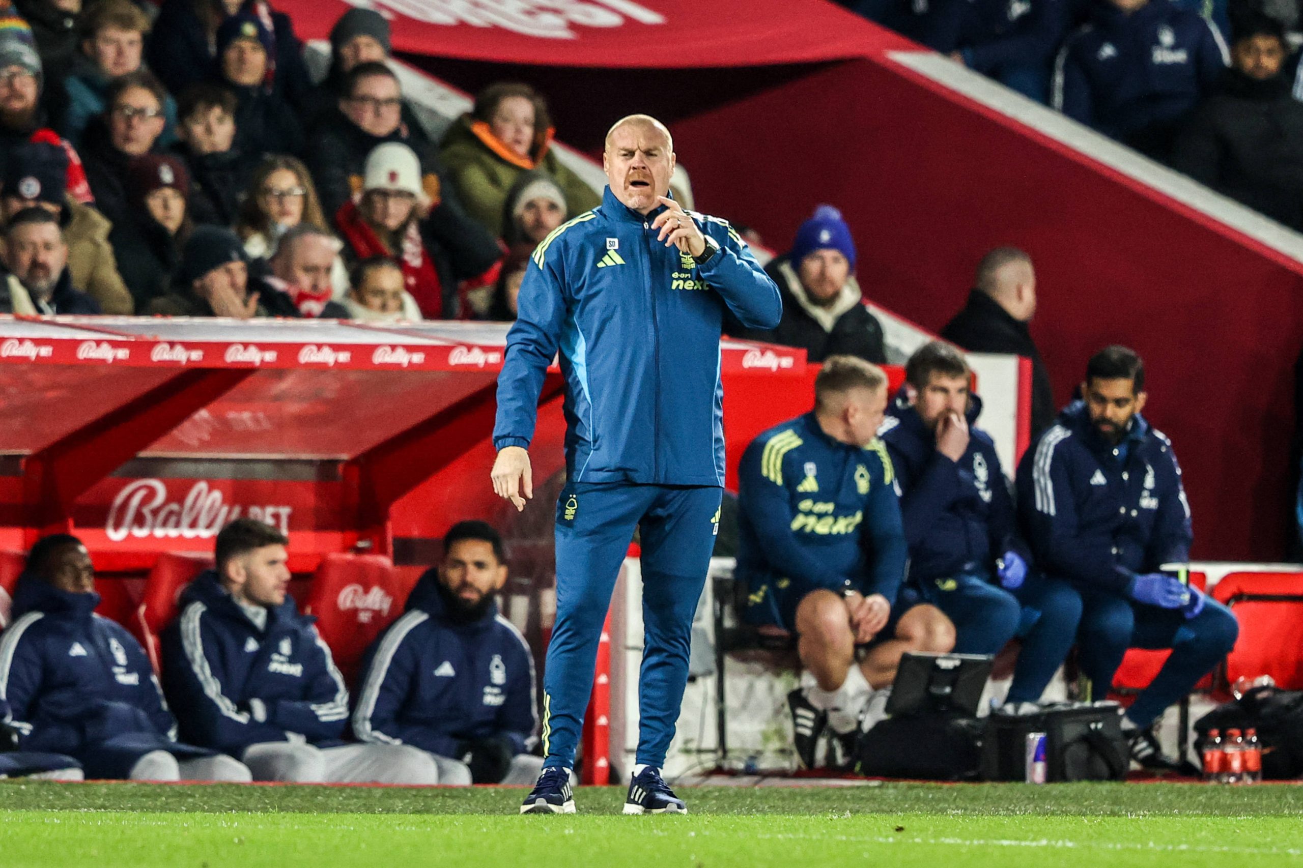Sean Dyche manager gives his team instructions during the Premier League match Nottingham Forest vs Everton