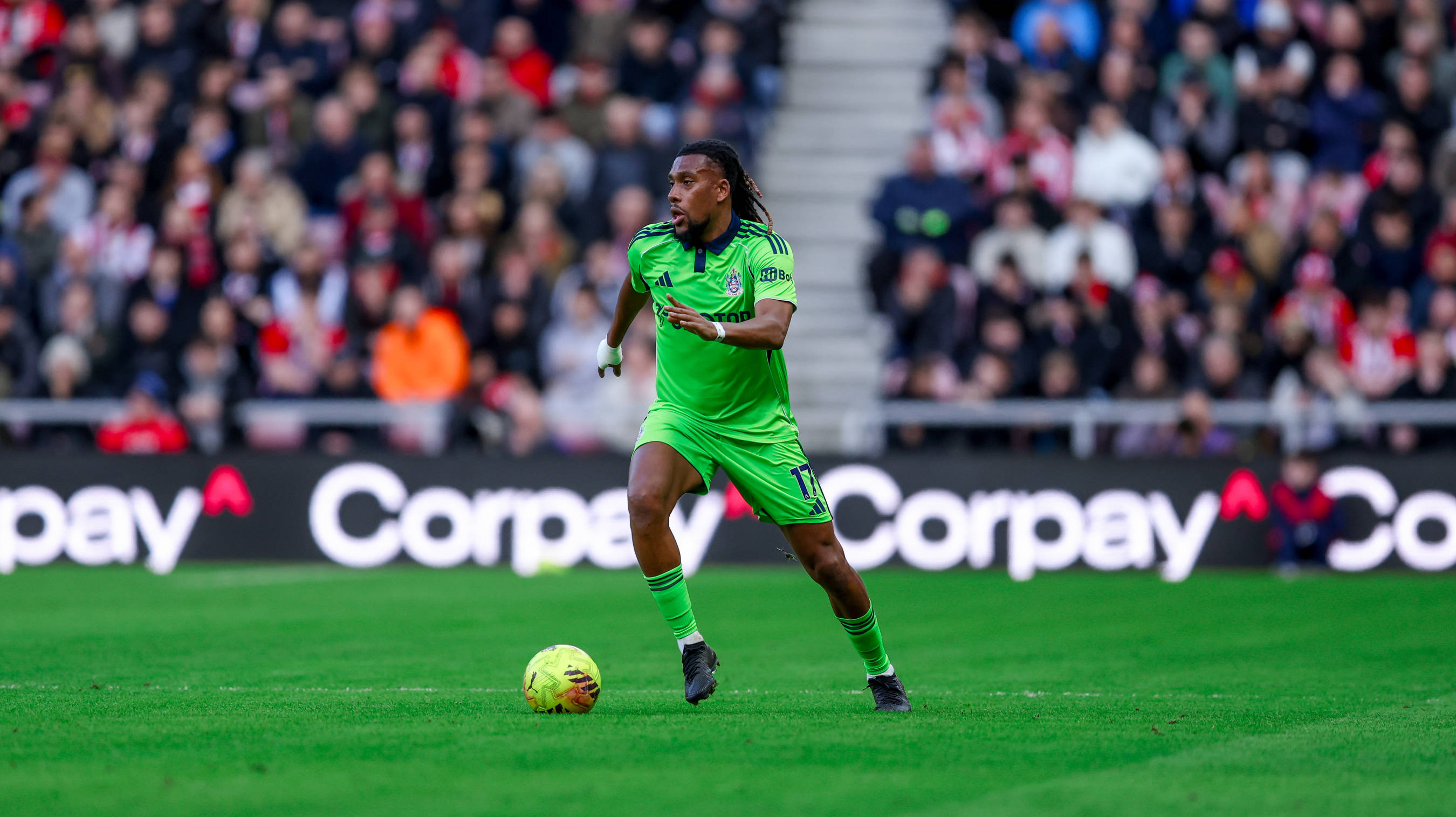 Alex Iwobi to compete with Bruno Fernandes, Arsenal star, 4 others for Premier League honour
