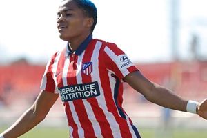 “It’s so special” – Atletico Madrid’s beautiful surprise unites Rasheedat Ajibade and her mother