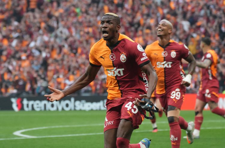 “Stay at Galatasaray if Juve can’t pay” – Ex-Super Eagles star advises Osimhen amid transfer tussle