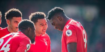 WATCH- ‘Have it back’ -Bizarre scene as fan hurls Iwobi’s shirt back at him