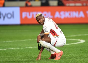 Chuba Akpom: Ajax coach pours cold water on Nigerian striker’s possible exit