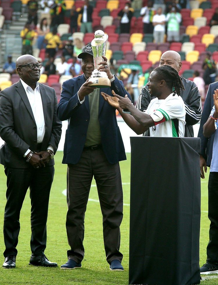 Super Eagles winger Moses Simon receives Unity Cup