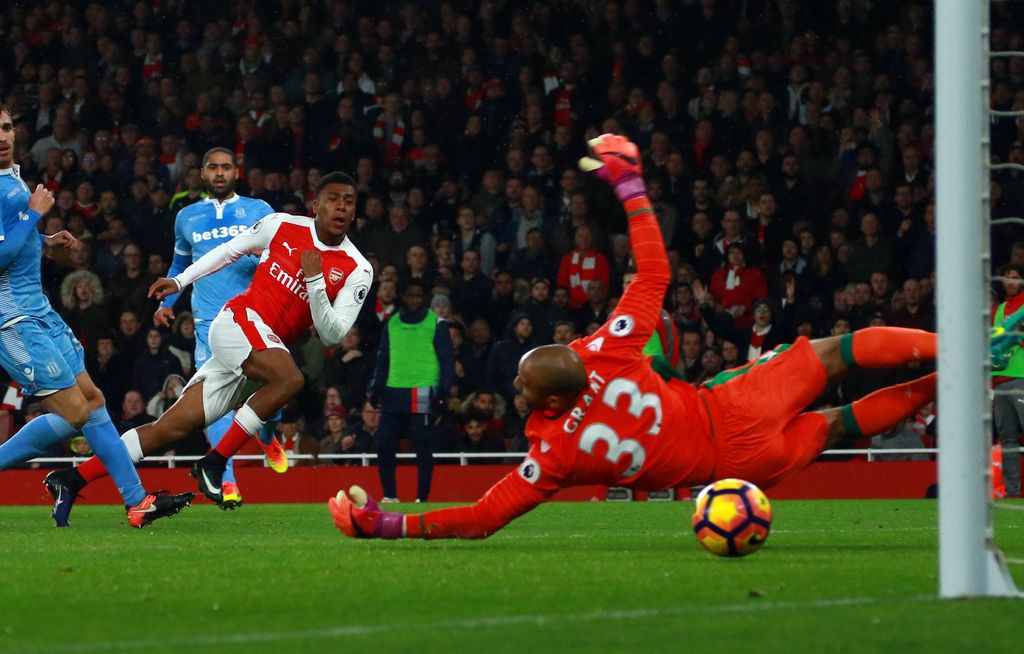 Alex Iwobi Scores A Goal for Arsenal 3-1 against Stoke City