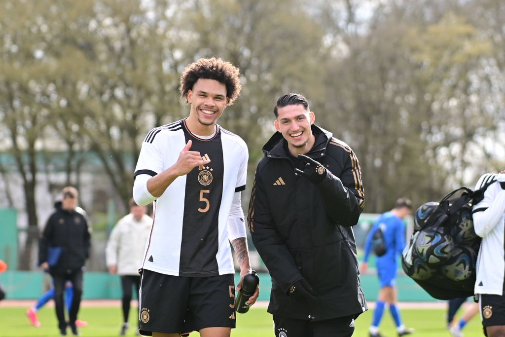 Nnamdi Collins in action for Germany's U-19 team