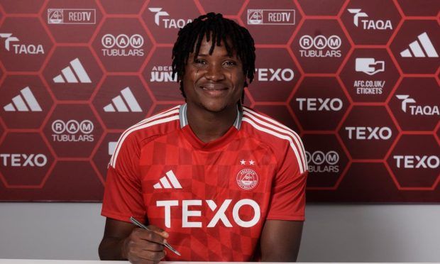 Visa issues prevents Nigerian striker from joining Aberdeen team-mates in Portugues pre-season camp